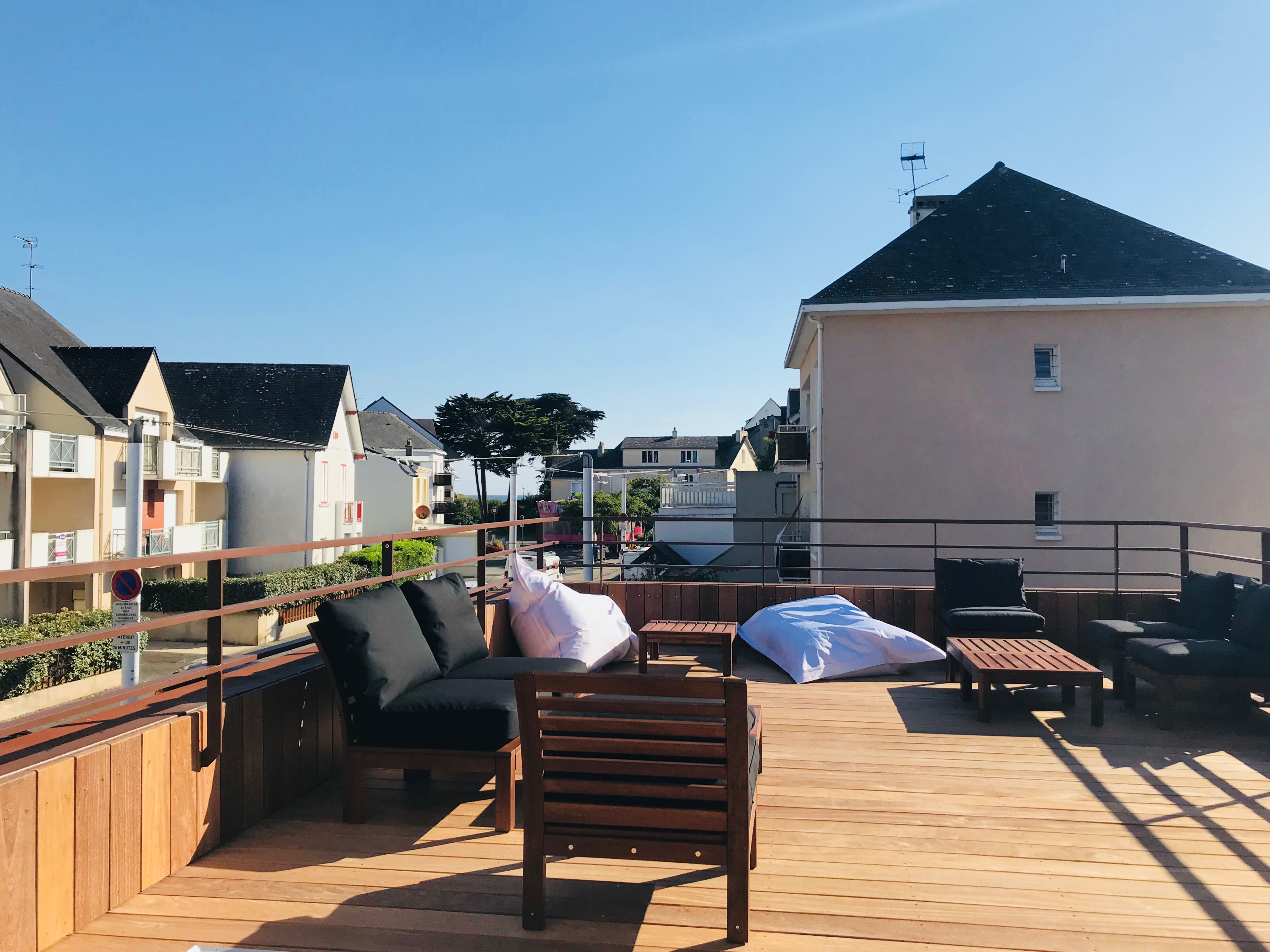 terrasse-lecentre-affaire La terrasse Le Centre Affaire à Saint Nazaire pour les séminaires ou réunions.